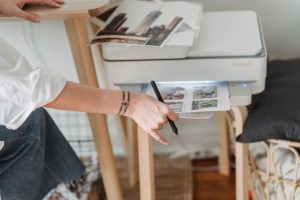 Read more about the article Почему принтер не печатает: проверка очереди, подключения и драйверов