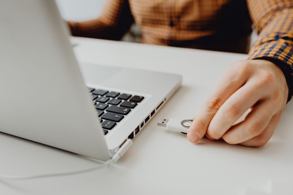 Read more about the article USB-устройство не опознано в Windows: что проверить и как устранить проблему
